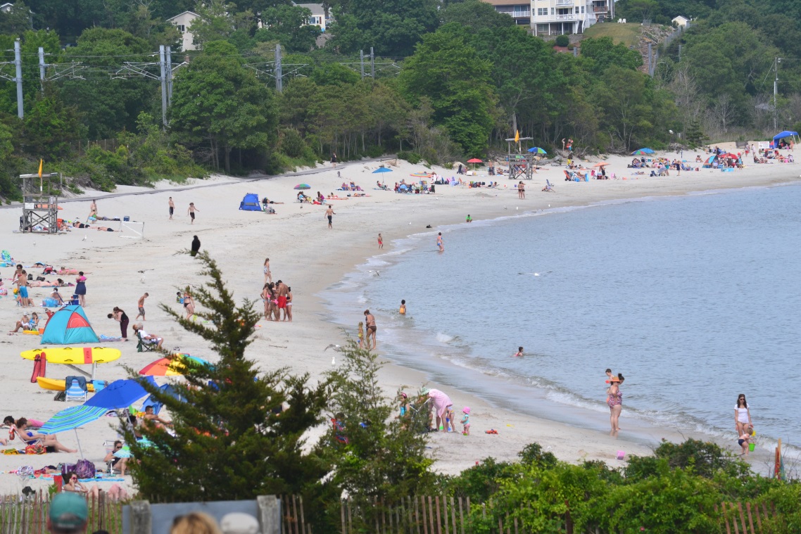 Rocky Neck Beach